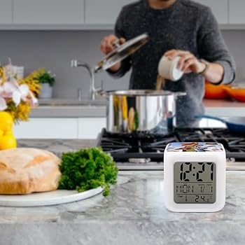 Amazon.co.jp: 目覚まし時計 ズートピア ニック・ワイルド 七色